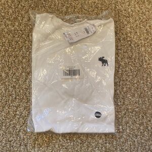 Abercrombie kids crew neck t shirt size 13-14 brand new